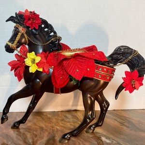 Breyer Holiday Horse Noche Buena 2012